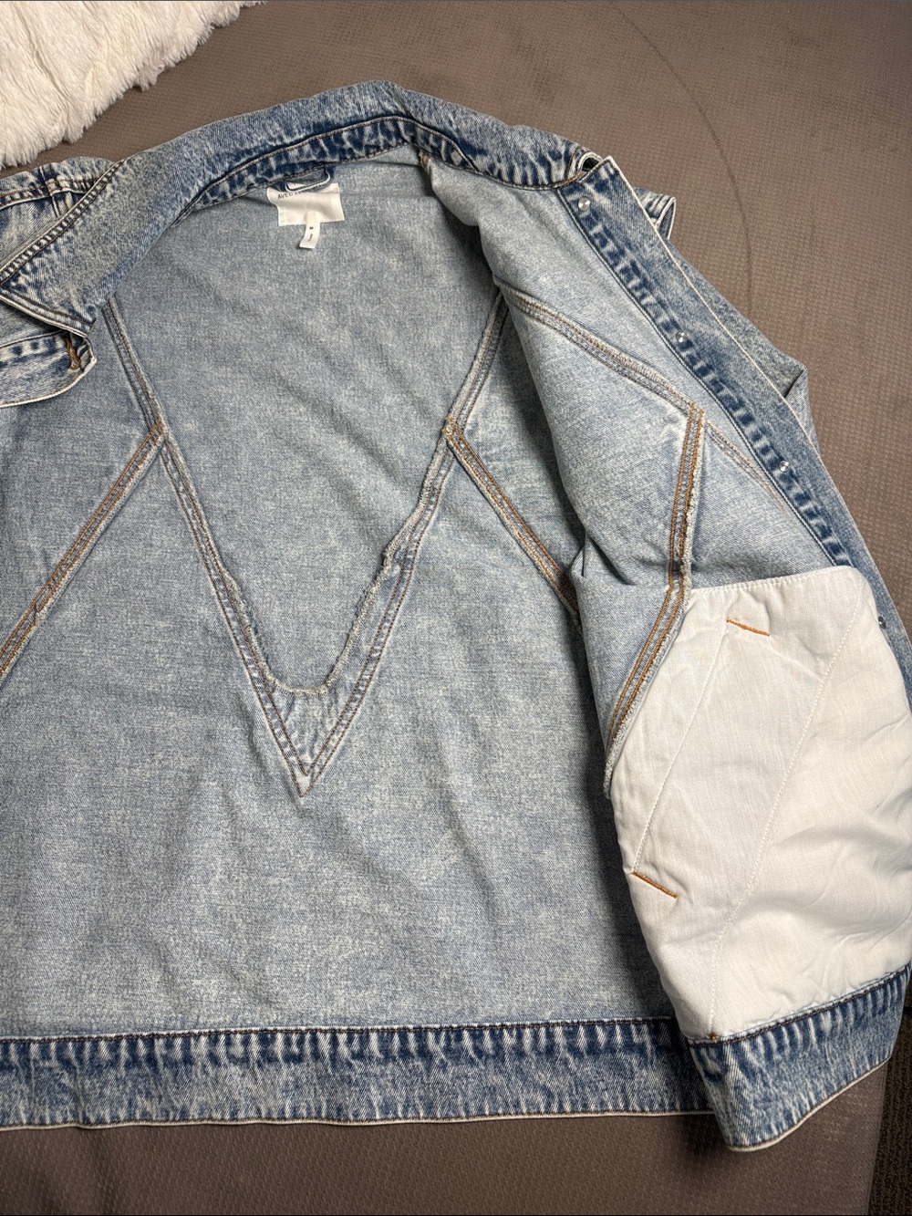 Avec Les Filles 80s Style Light Acid-Wash Blue Denim Jacket - Picture 7 of 8